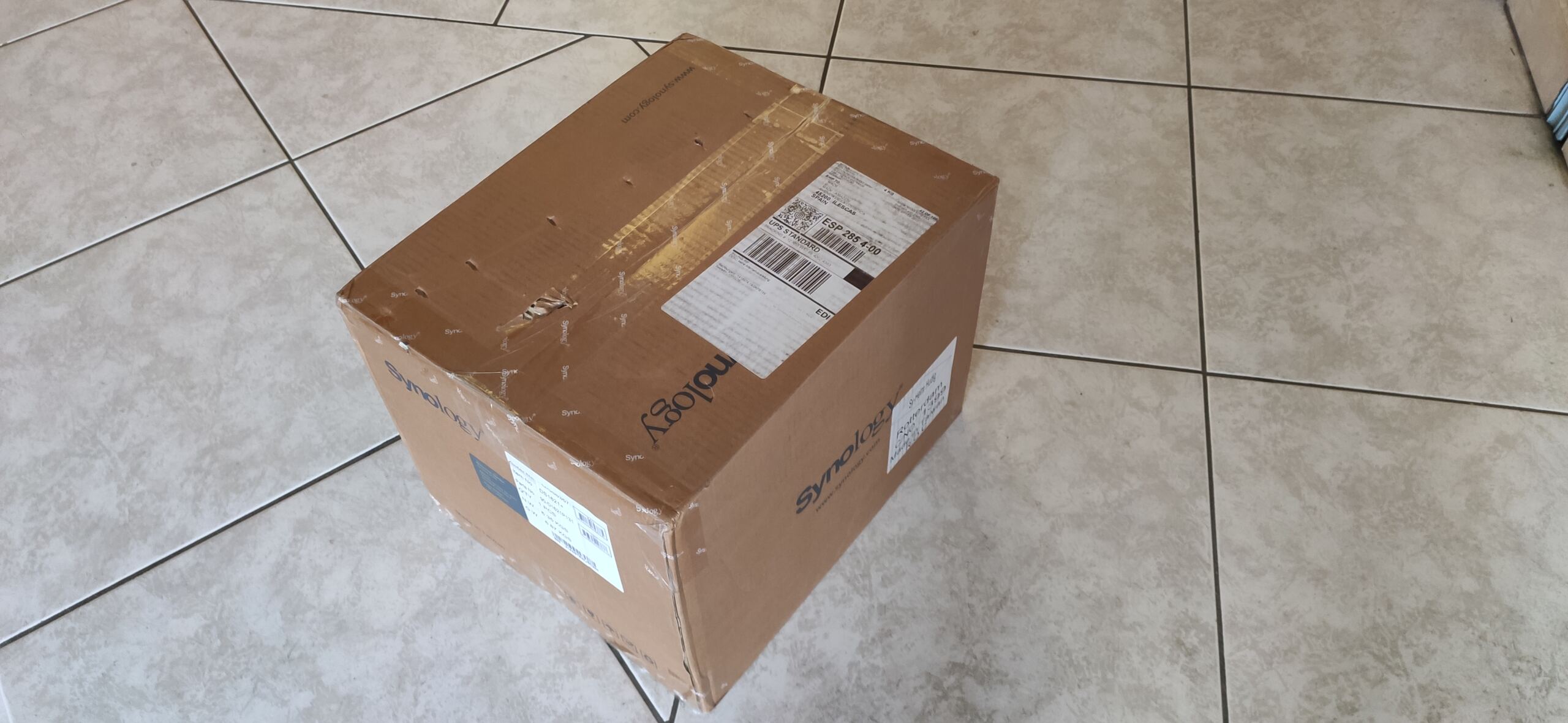 View of the Synology 1621+ packaging